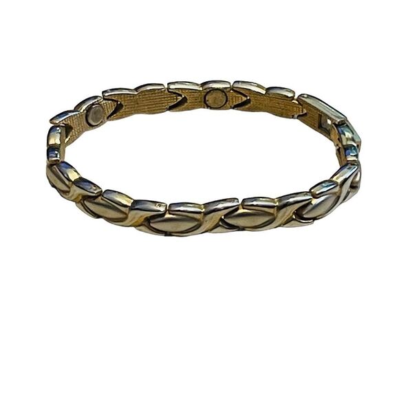 10/$25🦋 Stainless Steel Gold Plated Magnetic XOXO Bracelet - Picture 6 of 16